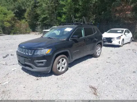 3C4NJDBB2KT734847 — 2019 Jeep Compass, zdjęcie 2 z IAAI, Nie podano