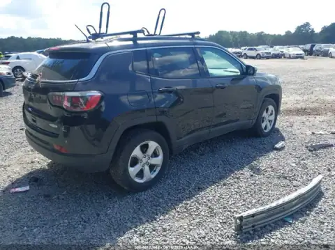 3C4NJDBB2KT734847 — 2019 Jeep Compass, zdjęcie 4 z IAAI, Nie podano