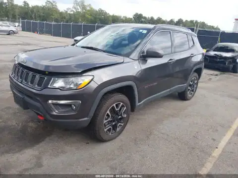 3C4NJDDB3KT721375 — 2019 Jeep Compass, zdjęcie 2 z IAAI, Prawy bok