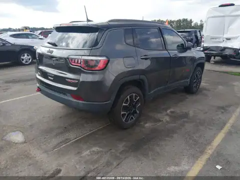 3C4NJDDB3KT721375 — 2019 Jeep Compass, zdjęcie 4 z IAAI, Prawy bok