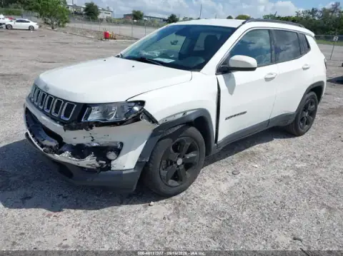 3C4NJCBB9KT851819 — 2019 Jeep Compass, photo 2 from IAAI 02.10.2026, Front end
