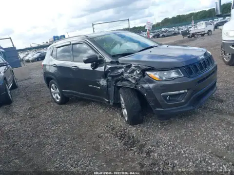 3C4NJDBB1KT818125 — 2019 Jeep Compass, წინა მარჯვენა ნაწილი (Right Front), ფოტოები შეკეთებამდე