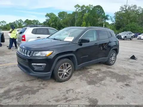 3C4NJCBB0KT832379 — 2019 Jeep Compass, фото 2 з IAAI, Задня частина