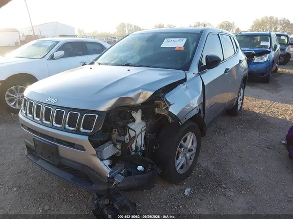 3C4NJCAB0KT715452 — 2019 Jeep Compass, фото 2 с аукциона IAAI, Опрокидывание