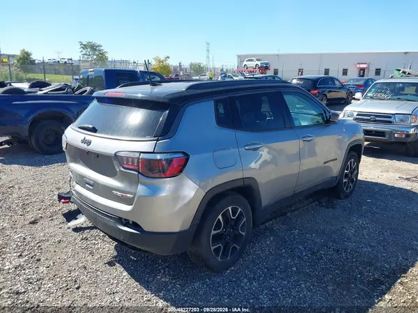 3C4NJDDBXKT728582 — 2019 Jeep Compass, photo 4 from IAAI, Left rear