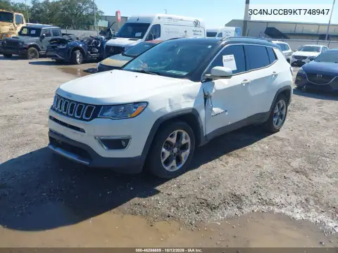 3C4NJCCB9KT748947 — 2019 Jeep Compass, zdjęcie 2 z IAAI, Prawy przód