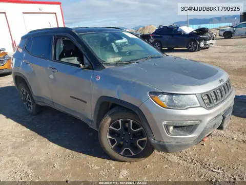 3C4NJDDB0KT790525 — 2019 Jeep Compass, Daños en todo el vehículo, fotos antes de reparar