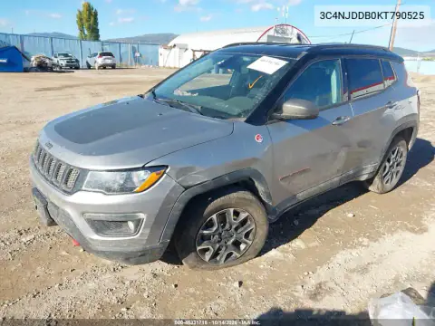 3C4NJDDB0KT790525 — 2019 Jeep Compass, photo 2 from IAAI, All-over damage