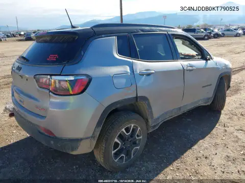 3C4NJDDB0KT790525 — 2019 Jeep Compass, photo 4 from IAAI, All-over damage