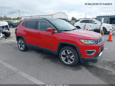 3C4NJDCB1KT645835 — 2019 Jeep Compass, Задня частина, фото до ремонту