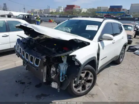 3C4NJCCB1LT128823 — 2020 Jeep Compass, photo 2 from IAAI, Front end