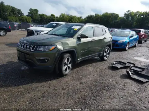 3C4NJDBB4LT258523 — 2020 Jeep Compass, foto 2 de IAAI, Lado izquierdo
