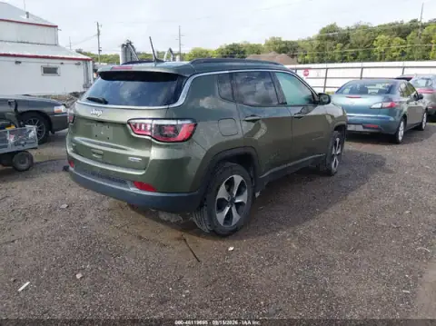 3C4NJDBB4LT258523 — 2020 Jeep Compass, foto 4 de IAAI, Lado izquierdo