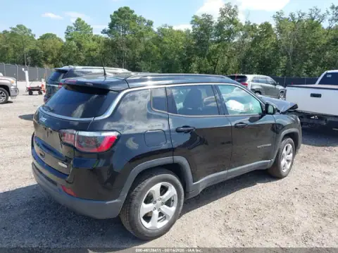 3C4NJCBB6LT253284 — 2020 Jeep Compass, ფოტო 4, IAAI, წინა ნაწილი