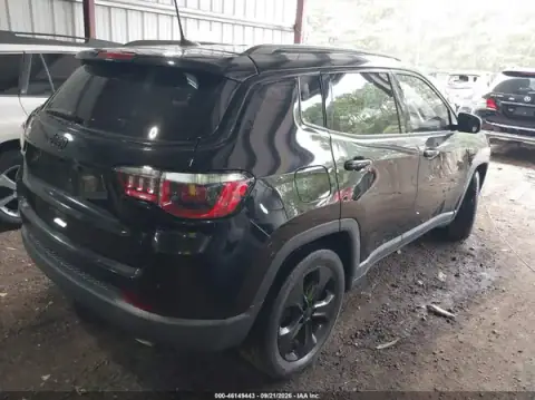 3C4NJCBB0LT246802 — 2020 Jeep Compass, фото 4 з IAAI, Підтоплення