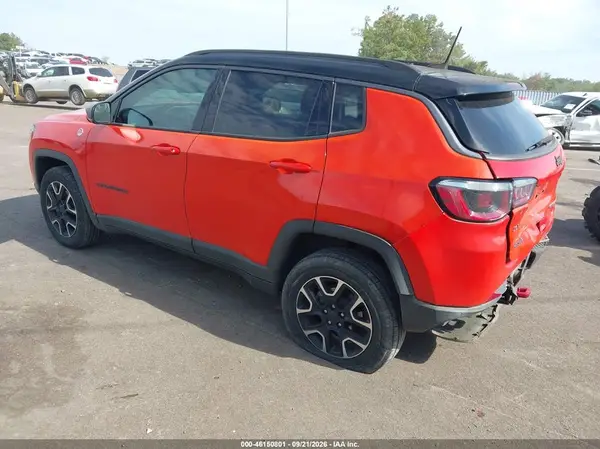 3C4NJDDB9LT112051 — 2020 Jeep Compass, zdjęcie 3 z IAAI, Prawy przód