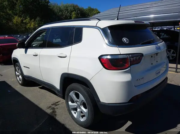 3C4NJDBB6LT229167 — 2020 Jeep Compass, photo 3 from IAAI, Flood