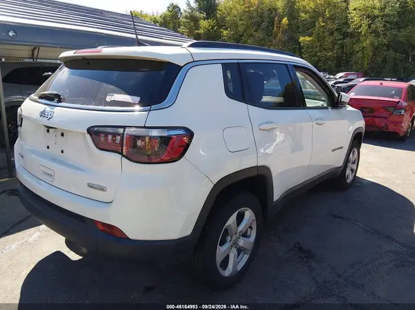 3C4NJDBB6LT229167 — 2020 Jeep Compass, photo 4 from IAAI, Flood