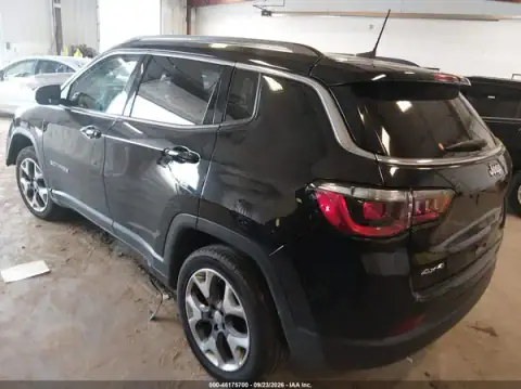 3C4NJDCB2LT245980 — 2020 Jeep Compass, photo 3 from IAAI, Front end