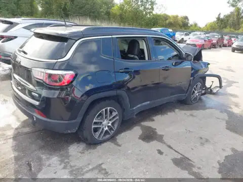 3C4NJCBBXLT150773 — 2020 Jeep Compass, zdjęcie 4 z IAAI, Przód