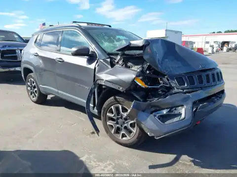 3C4NJDDB5LT227682 — 2020 Jeep Compass, Przód (Front End), zdjęć przed naprawą