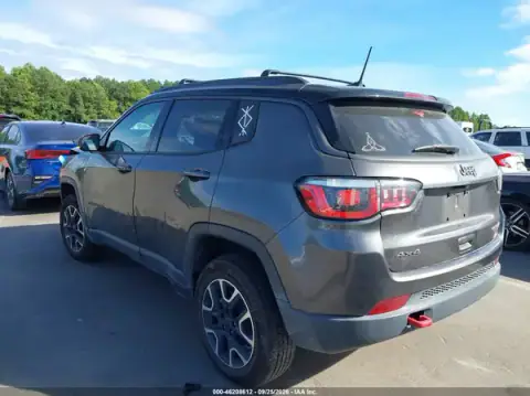 3C4NJDDB5LT227682 — 2020 Jeep Compass, photo 3 from IAAI, Front end