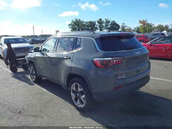 3C4NJDCB2LT127475 — 2020 Jeep Compass, photo 3 from IAAI, Front end