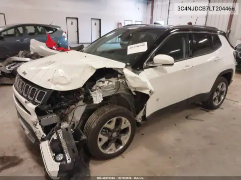 3C4NJDCB7LT204468 — 2020 Jeep Compass, фото 3 з IAAI, Передня й задня частини