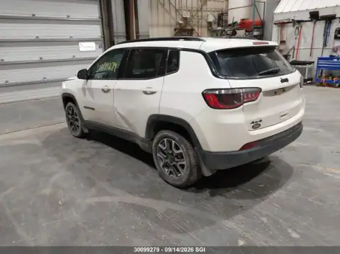 3C4NJDAB1MT521506 — 2021 Jeep Compass, photo 3 from IAAI 02.10.2026, Left front