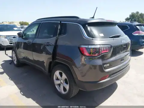 3C4NJCBB5MT508122 — 2021 Jeep Compass, zdjęcie 3 z IAAI, Przód
