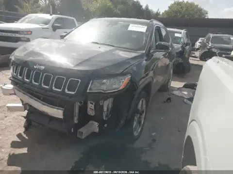 3C4NJDCB8MT584289 — 2021 Jeep Compass, zdjęcie 2 z IAAI, Przód