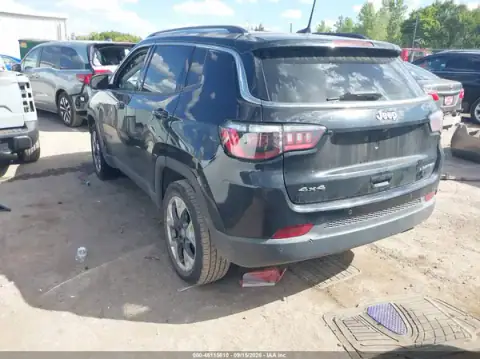 3C4NJDCB8MT584289 — 2021 Jeep Compass, zdjęcie 3 z IAAI, Przód