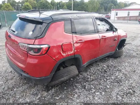 3C4NJDBB3MT504446 — 2021 Jeep Compass, ფოტო 4, IAAI, გადაბრუნება