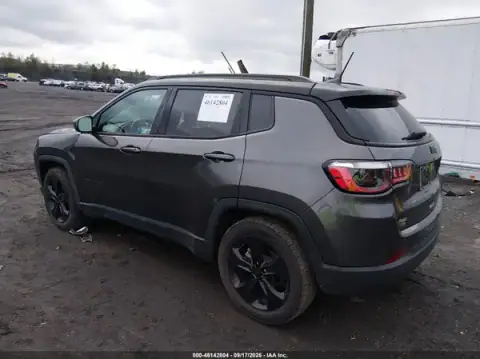 3C4NJCBB2MT567743 — 2021 Jeep Compass, photo 3 from IAAI, Front end