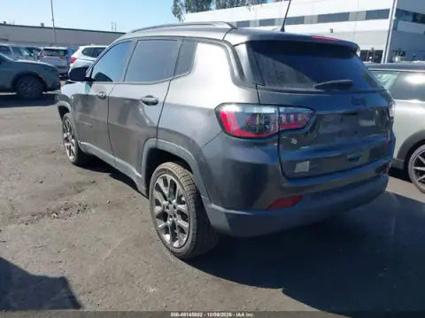 3C4NJCEB0MT548653 — 2021 Jeep Compass, foto 3 de IAAI 21.10.2026, Parte delantera