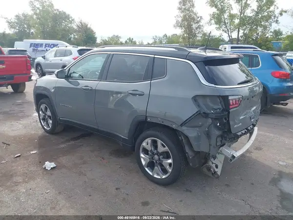 3C4NJDCB6MT515746 — 2021 Jeep Compass, zdjęcie 3 z IAAI 13.10.2026, Tył