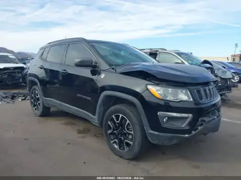 3C4NJDDB9MT573977 — 2021 Jeep Compass, Parte delantera (Front End), fotos antes de reparar