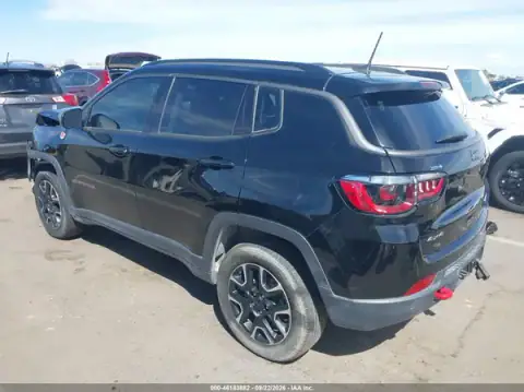 3C4NJDDB9MT573977 — 2021 Jeep Compass, foto 3 de IAAI, Parte delantera