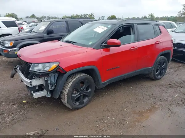 3C4NJDBB6MT603150 — 2021 Jeep Compass, фото 2 с аукциона IAAI, Передняя часть