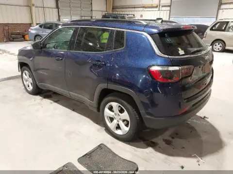 3C4NJCBB7MT592637 — 2021 Jeep Compass, фото 3 з IAAI, Передня частина