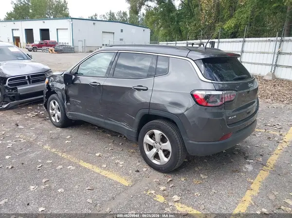 3C4NJDBB1MT572986 — 2021 Jeep Compass, zdjęcie 3 z IAAI, Lewy przód