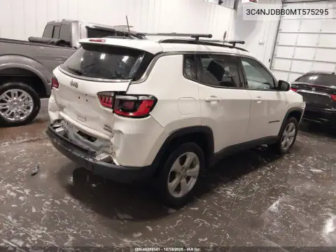 3C4NJDBB0MT575295 — 2021 Jeep Compass, zdjęcie 5 z IAAI 26.10.2026, Przód i tył