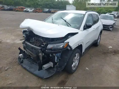 3C4NJDBB7NT214633 — 2022 Jeep Compass, photo 2 from IAAI 21.10.2026, Front end