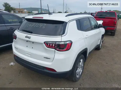 3C4NJDBB7NT214633 — 2022 Jeep Compass, photo 4 from IAAI 21.10.2026, Front end