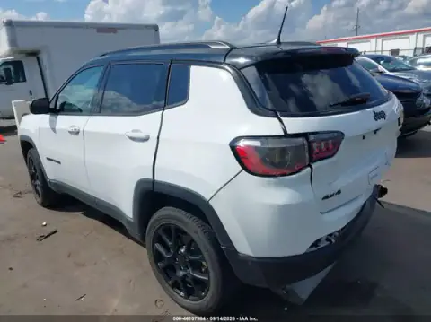 3C4NJDBB0NT187078 — 2022 Jeep Compass, фото 3 с аукциона IAAI 21.10.2026, задняя часть справа