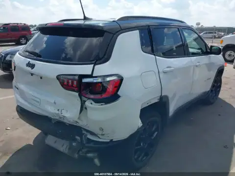 3C4NJDBB0NT187078 — 2022 Jeep Compass, фото 4 с аукциона IAAI 21.10.2026, задняя часть справа