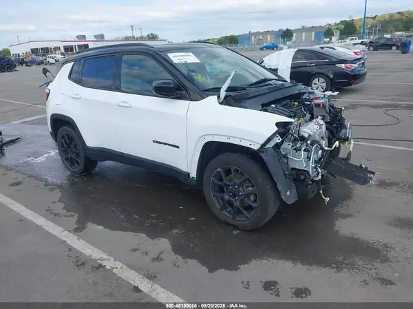 3C4NJDBB4NT171384 Jeep Compass 2022 — Front end damage, before-repair photo