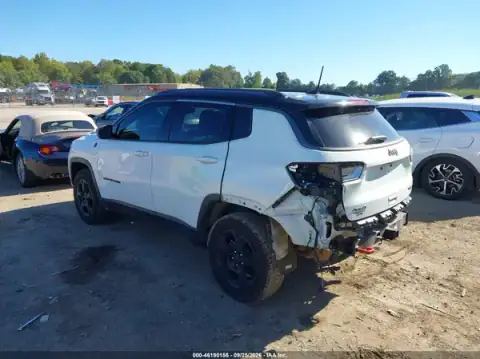 3C4NJDDB2NT110189 — 2022 Jeep Compass, фото 3 с аукциона IAAI, ЗАДНЯЯ ЧАСТЬ