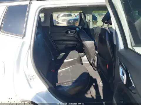 3C4NJDDB2NT110189 — 2022 Jeep Compass, foto 8 de IAAI, Parte trasera