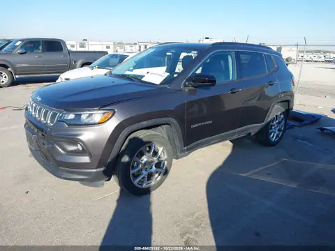 3C4NJDFB2NT181373 — 2022 Jeep Compass, ფოტო 3, IAAI, მარჯვენა მხარე